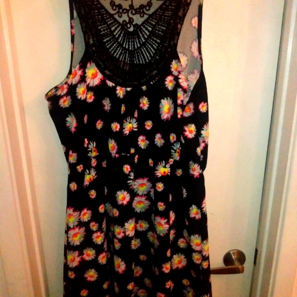 Black 🌻Sleeveless sunflower Dress🌷🏵️🌻